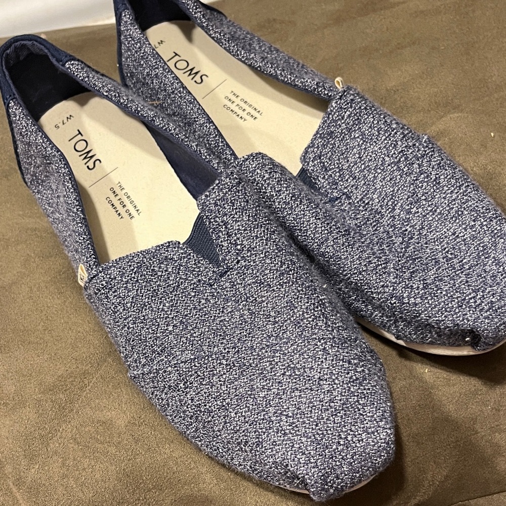 TOMS Men's Textured Navy Slip-Ons
